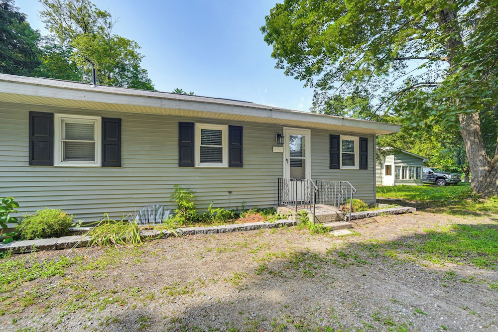 1 Mi to Dtwn Saratoga Springs: Cozy Duplex Apt!
