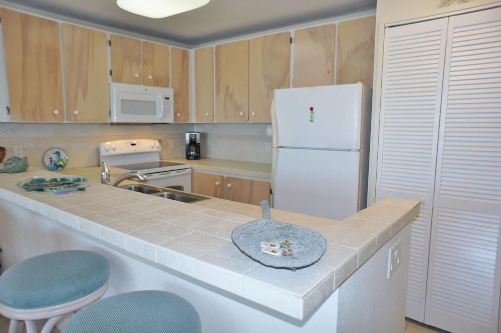 Direct Ocean Front In-unit Wifi Concierge Included - Vrkcv