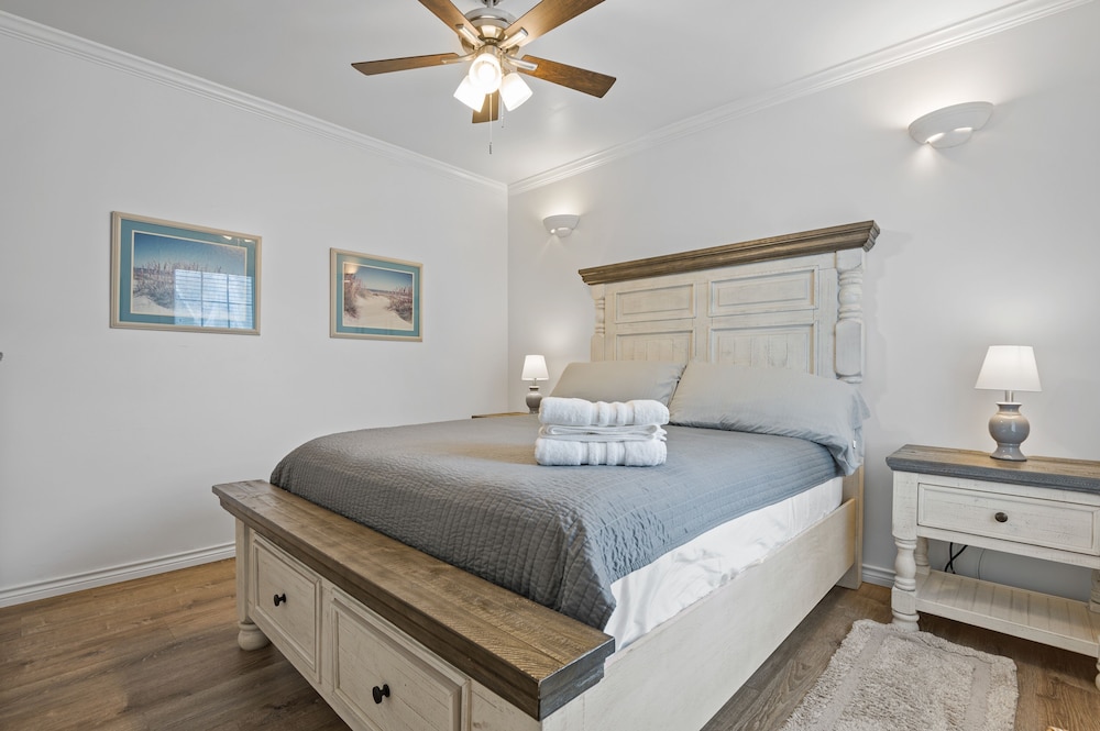 Bungalow On Ave O 1 Bedroom Home