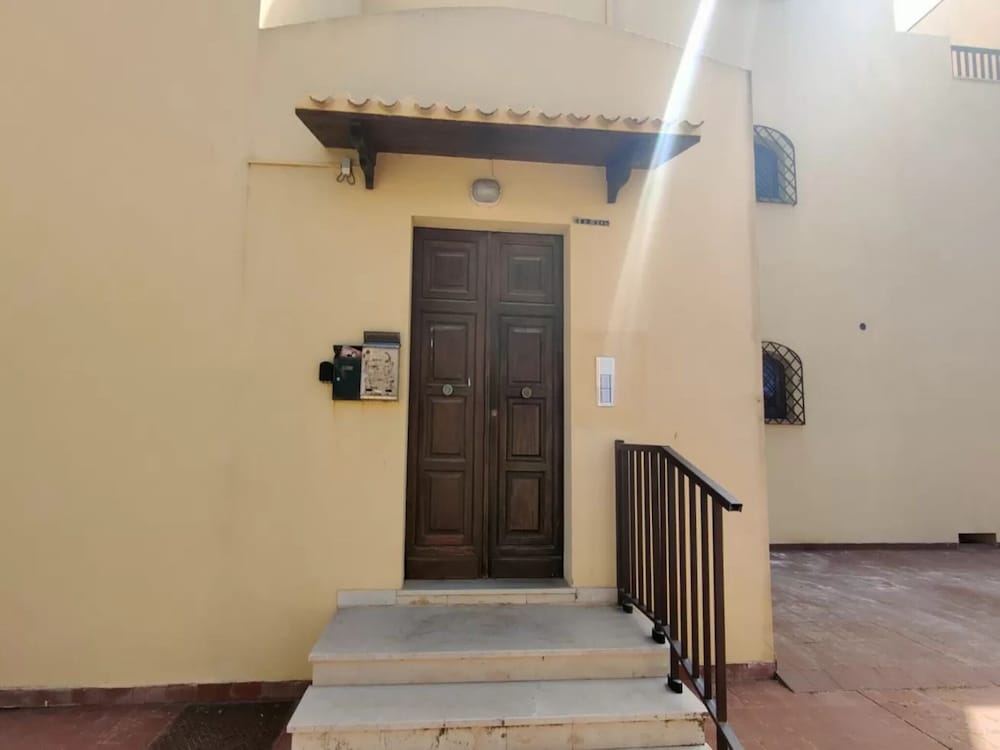 Cozy Apartment Near Alghero's Seafront