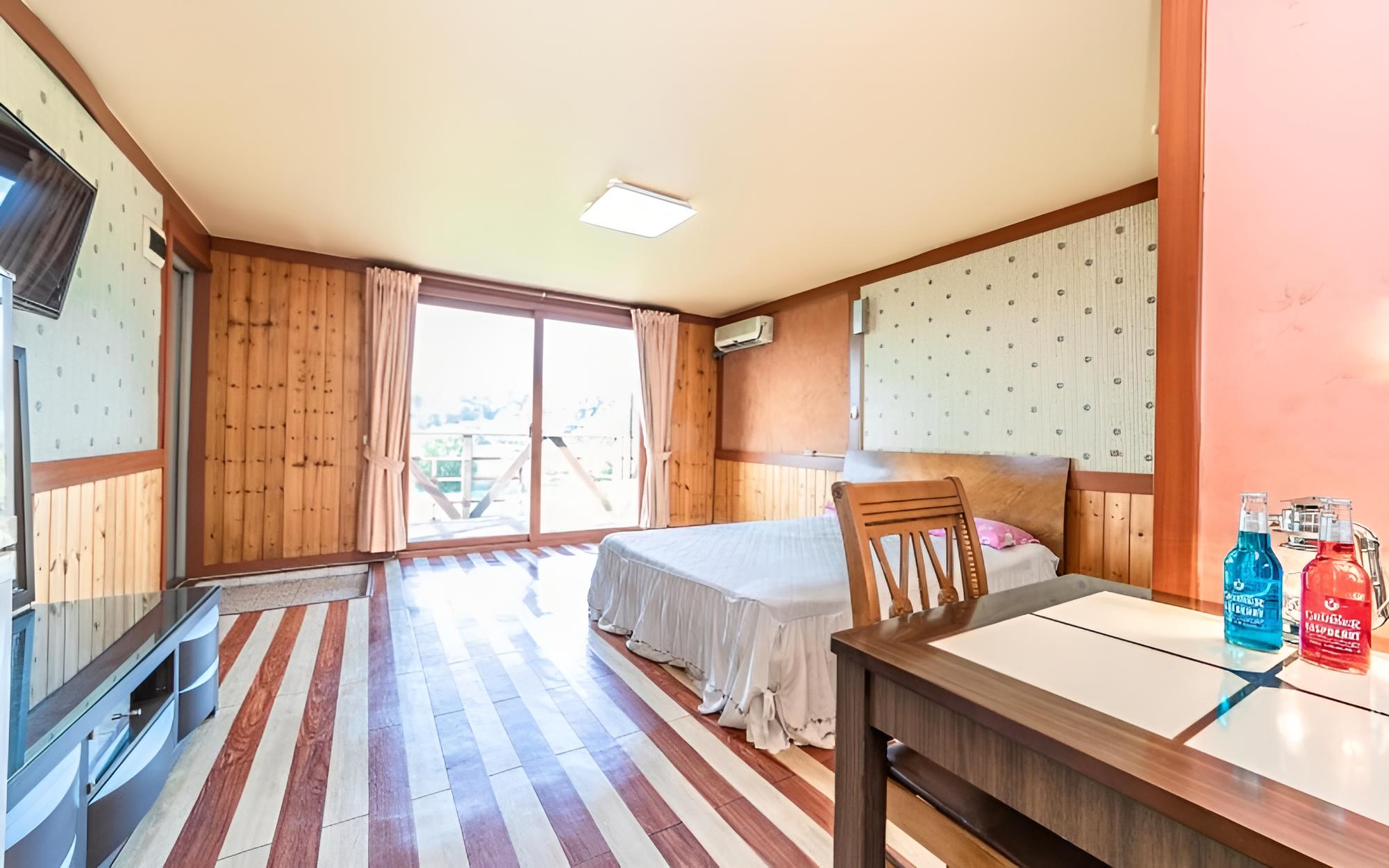 Anseong Lake Pension view 2