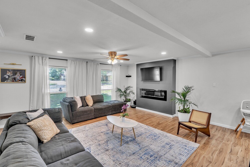 Stylish Flower Mound Home With Private Pool 5 Bedroom Home