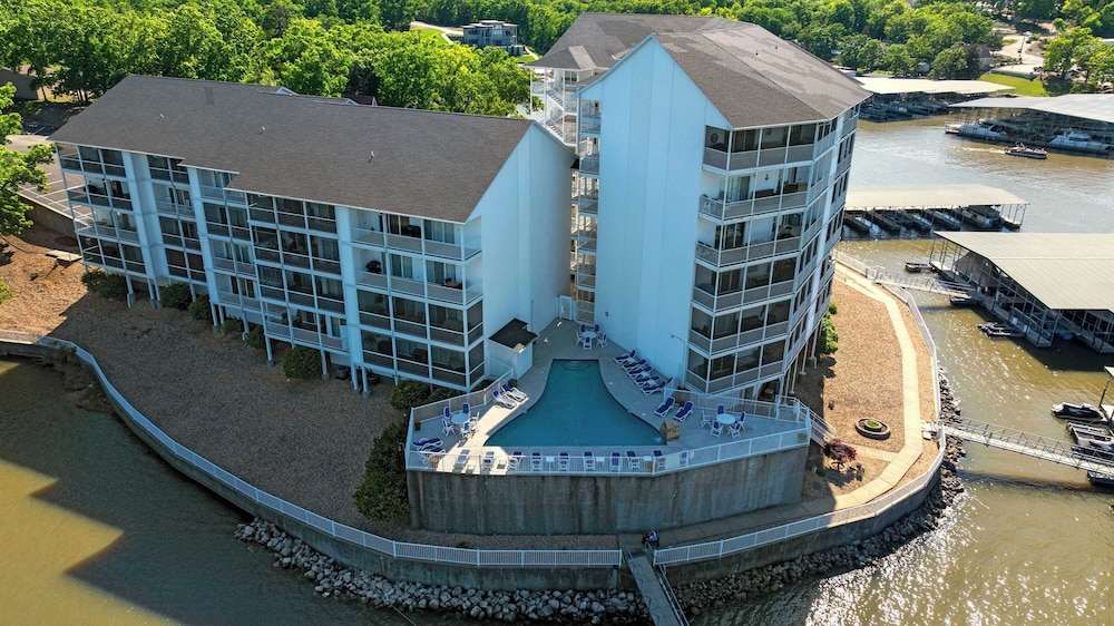Seascape Cove Waterfront!