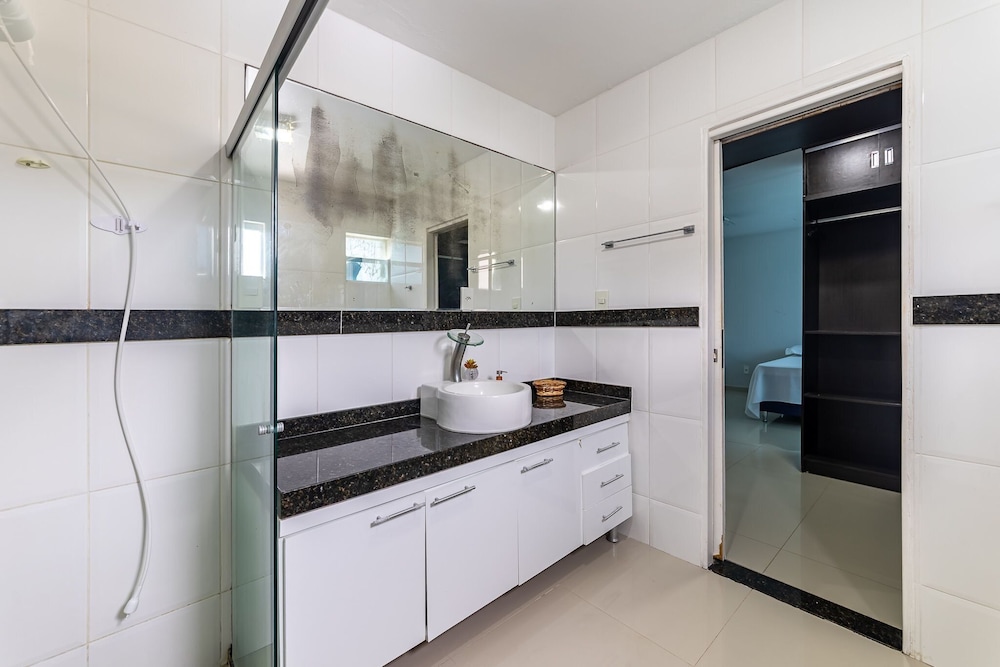 Casa 4 Suites-Com Piscina-137M