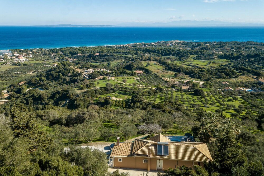 Villa Doreta in Koridallos
