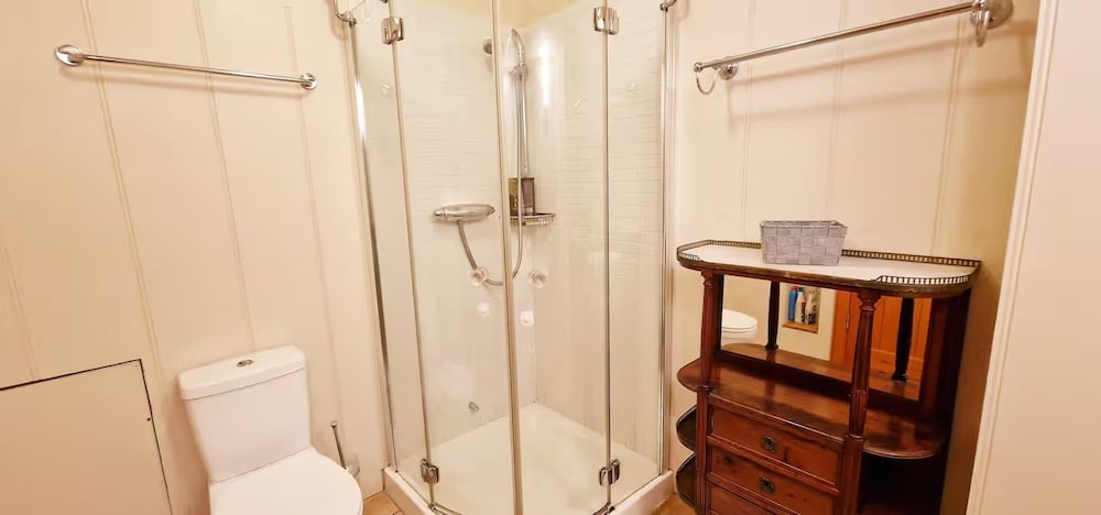 118 A Perfect Blend of Charm and Luxury