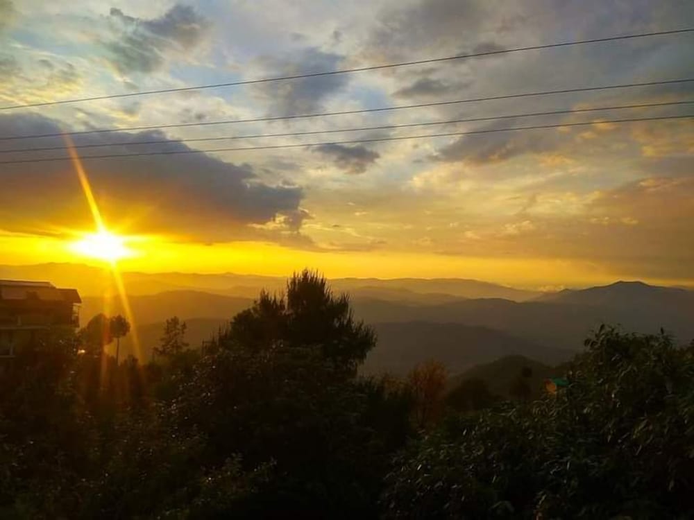 Hotel Kaafal Cottage Ranikhet
