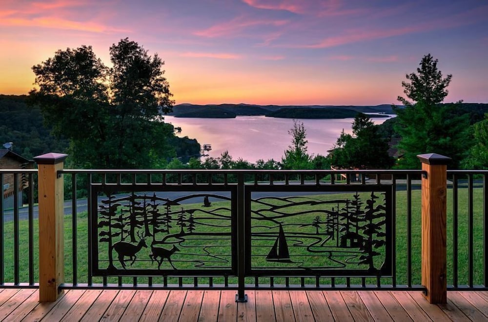 Lake Shore Cabins on Beaver Lake