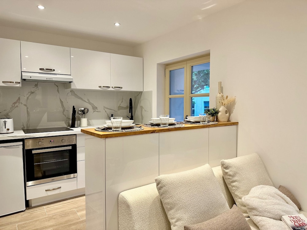 Charming Apartment - 2bd/4p - Center of St Tropez