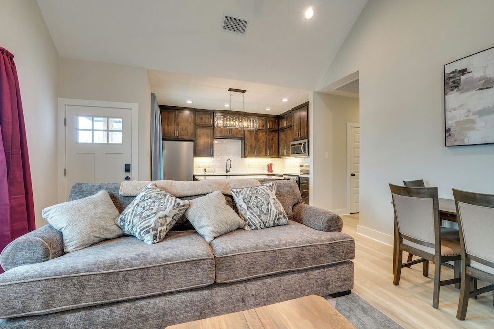 7 Mi to Afb: Central & Modern San Angelo Home
