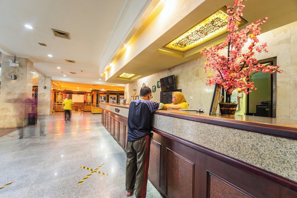 ADIKA HOTEL BAHTERA