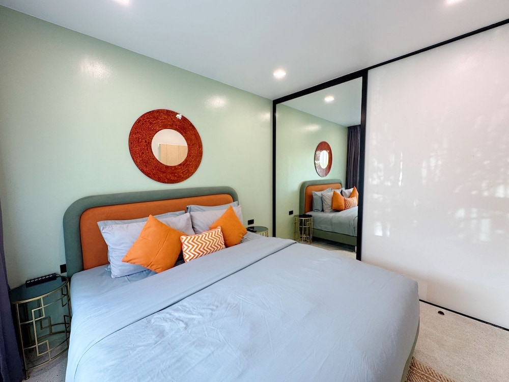 1BR Condo with Pool Gym C238
