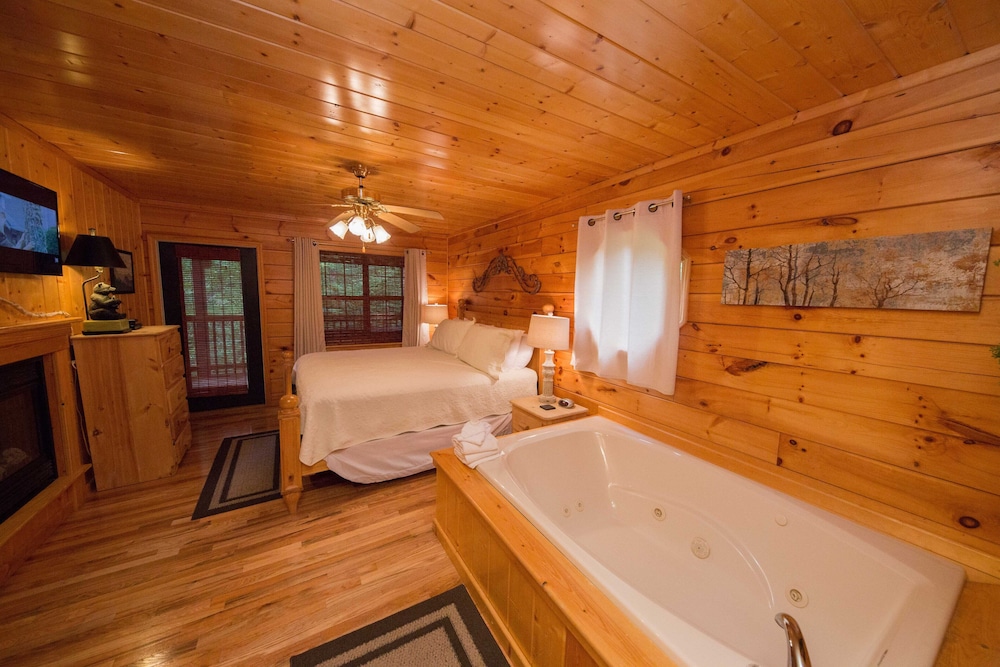 Drift Away - Two Bedroom Cabin view 2