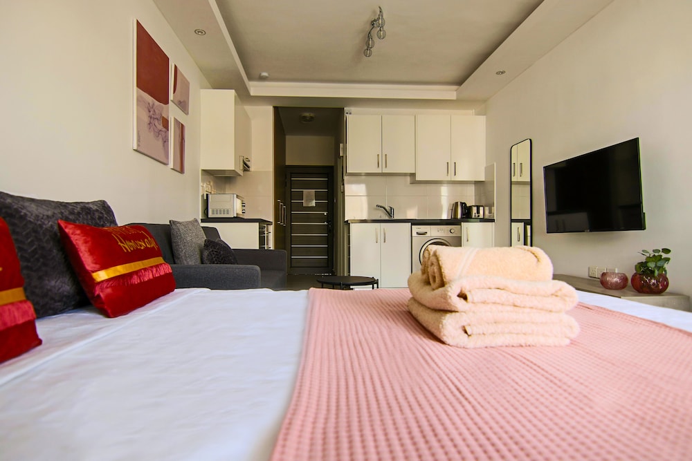 Phaedrus Living Seaside Flat Athina 115 view 2