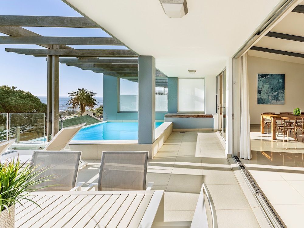 Blue Views Penthouse Beachfront Apartments