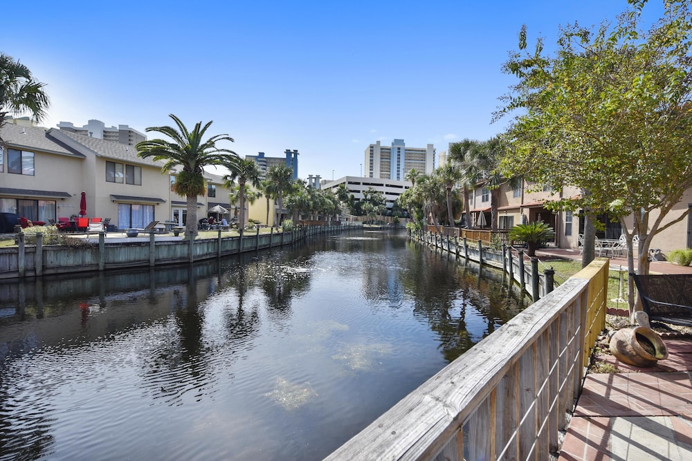 Gulf Highlands by Book That Condo