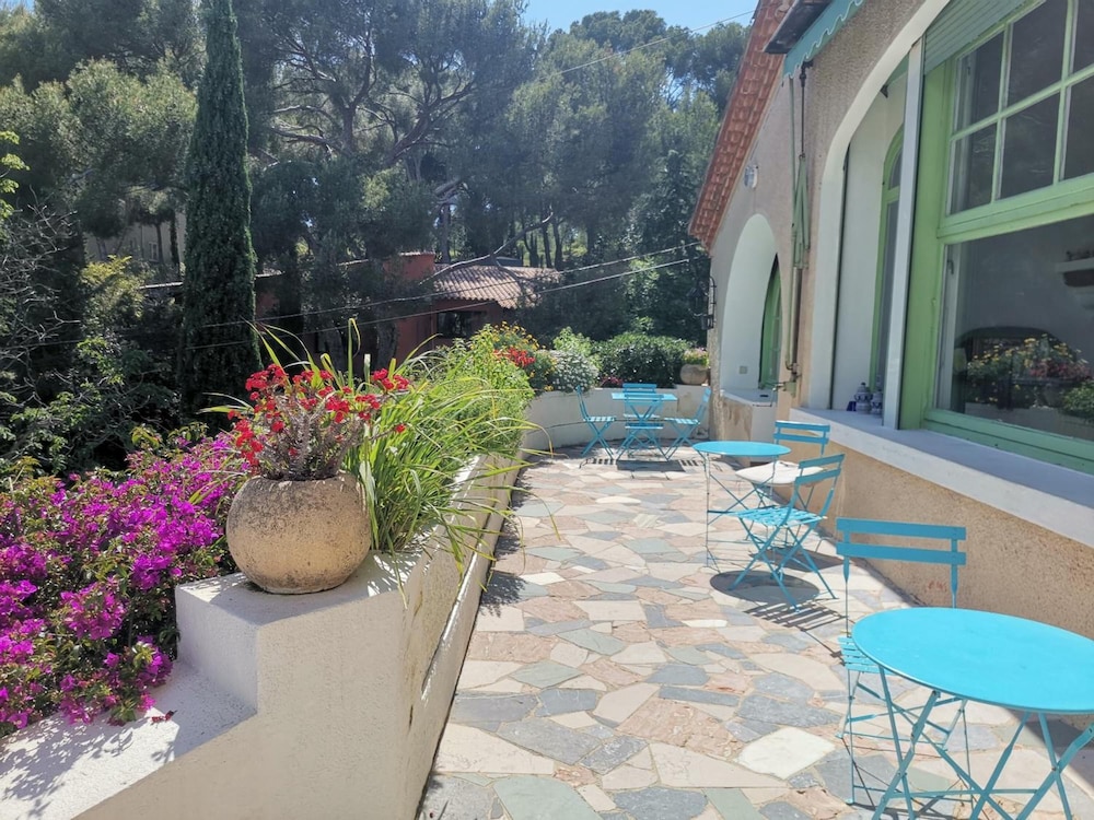 CASSIS HOSTEL Les Heures Claires
