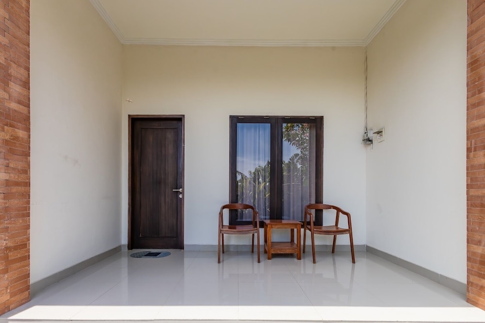 Kubu Deandari Guest House