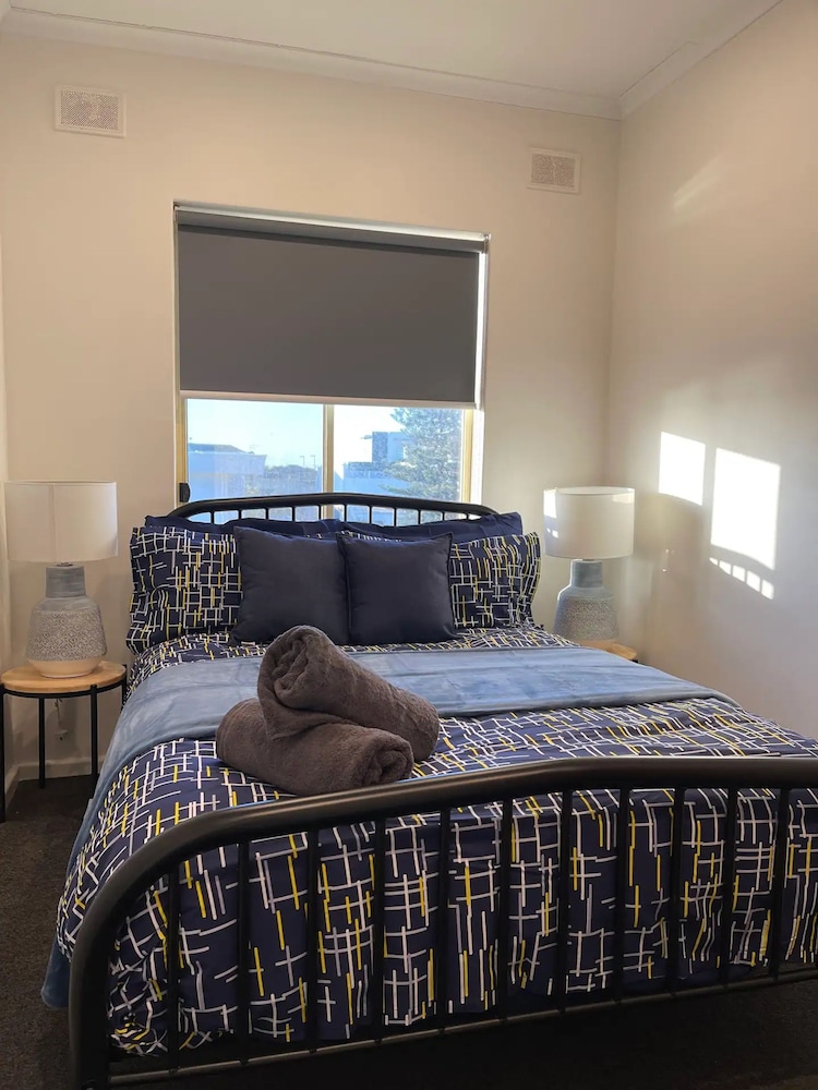 Unwind Esplanade Beach Escape no 10