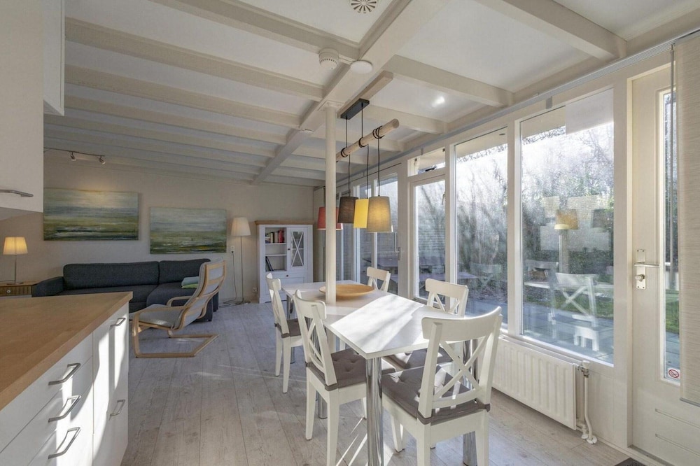 Nice Bungalow Near Beach for 5 Guest