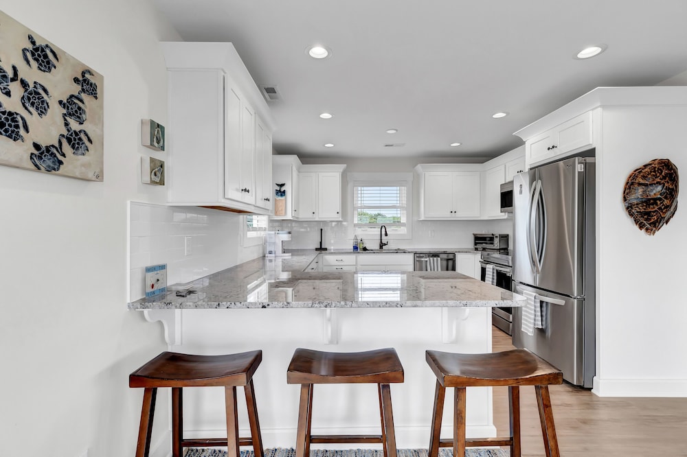 Oceanwatch Cottage by Topsail Realty