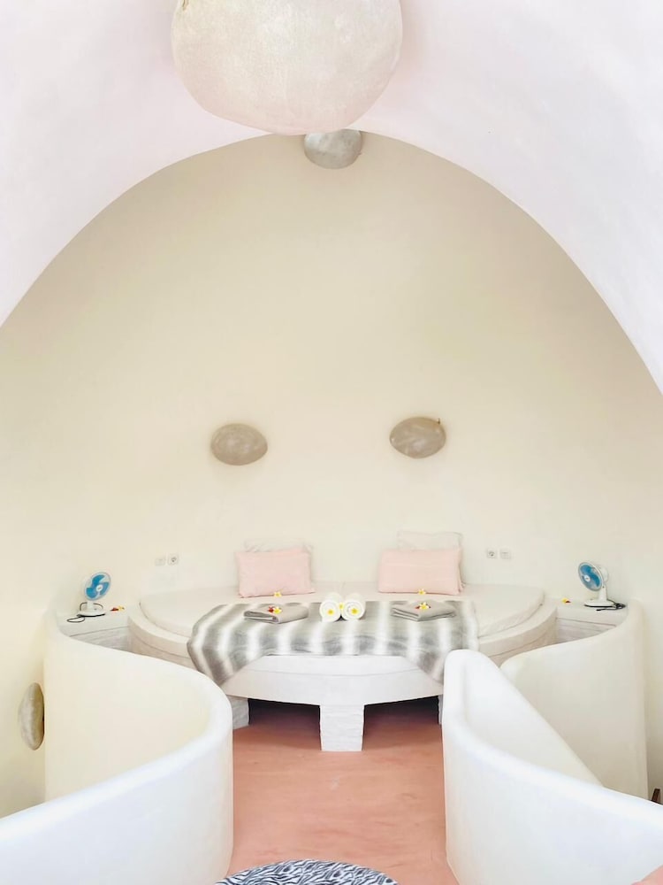 Mentigibay Dome Villa Lombok