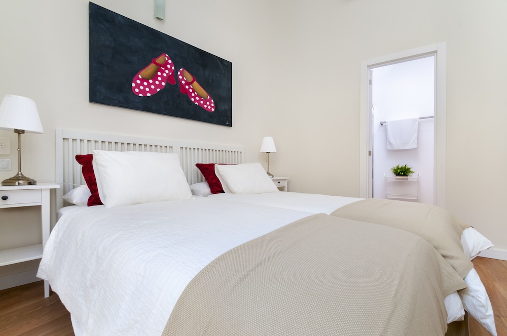 Prime Location 2 BD Apartement Next to the Town Hall Square. Zaragoza I view 2