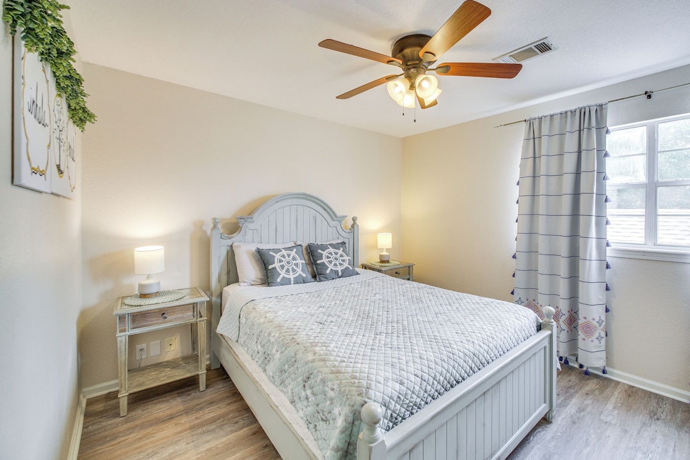 Townhome Near Lake Hamilton & Race Track!