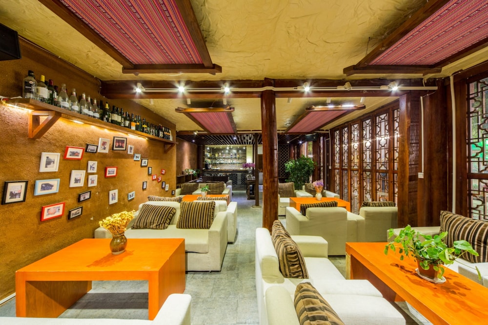 Lijiang Bairui Vacation Hotel