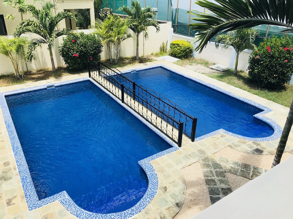 Villa Emax