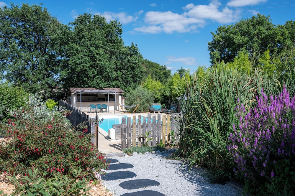 L'Escapade Nature et Gourmande, Chambres d'Hote avec Piscine