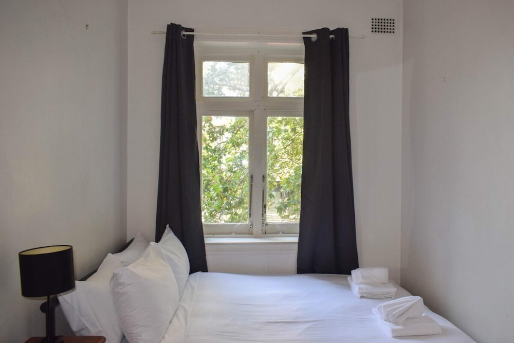 Incredible Location One Bedroom Apartment view 2
