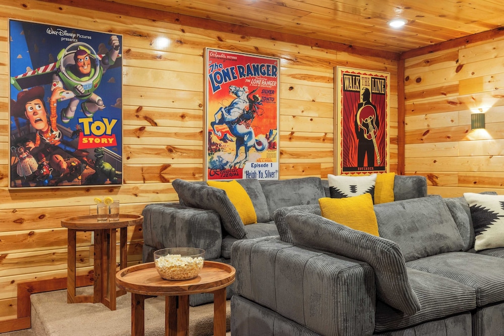 Sleeps 20! Indoor Pool & Home Theater Redesigned Boulder Ridge by Avantstay
