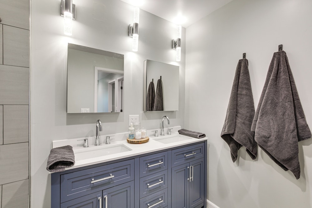 2 Mi to Mission Valley: Chic Home w/ Patio!