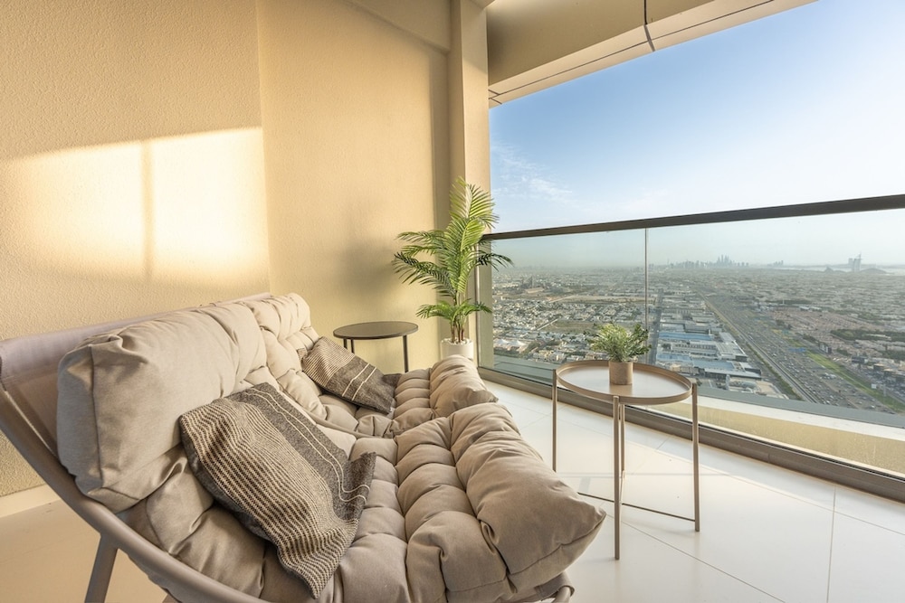 Stunning 2BR With Amazing Views in Business Bay