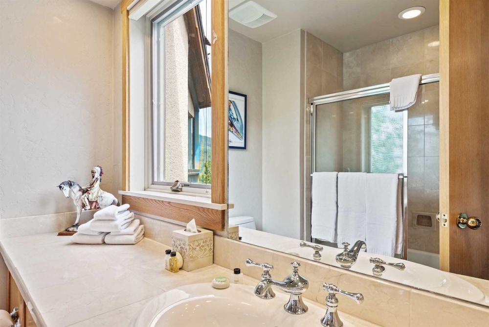 Ski-in, Ski-out 3 Bedroom Condo in the Heart of Beaver Creek Village