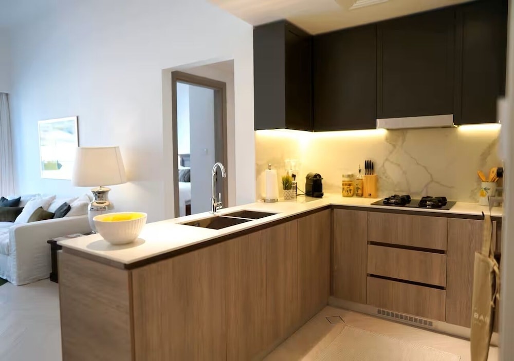 Spacious 2BR in Oxford 212 by Bespoke