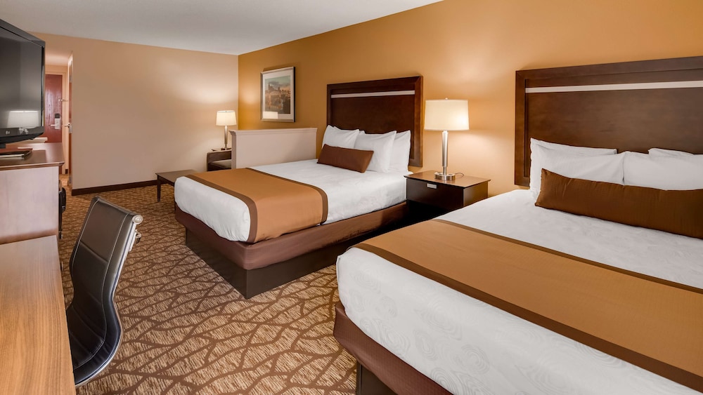 Best Western Plus Belle Meade Inn Suites - Property Image 11