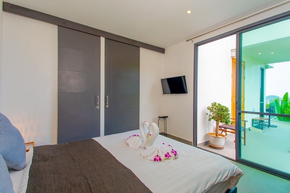Baan Saint Tropez Villas Kata Beach