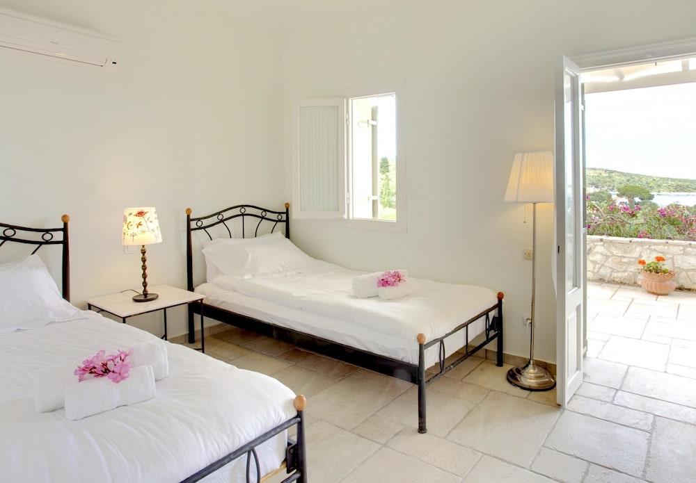 Villa Flora in Paxi With 4 Bedrooms and 4 Bathrooms view 4