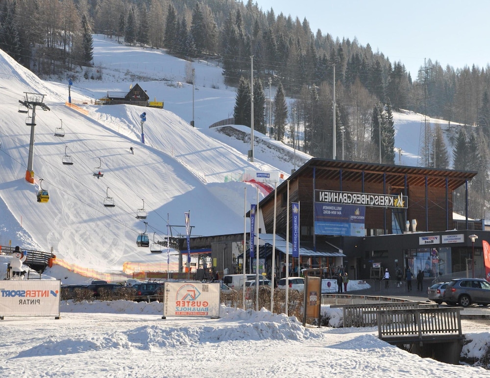 Lively Apartment Near the ski Area
