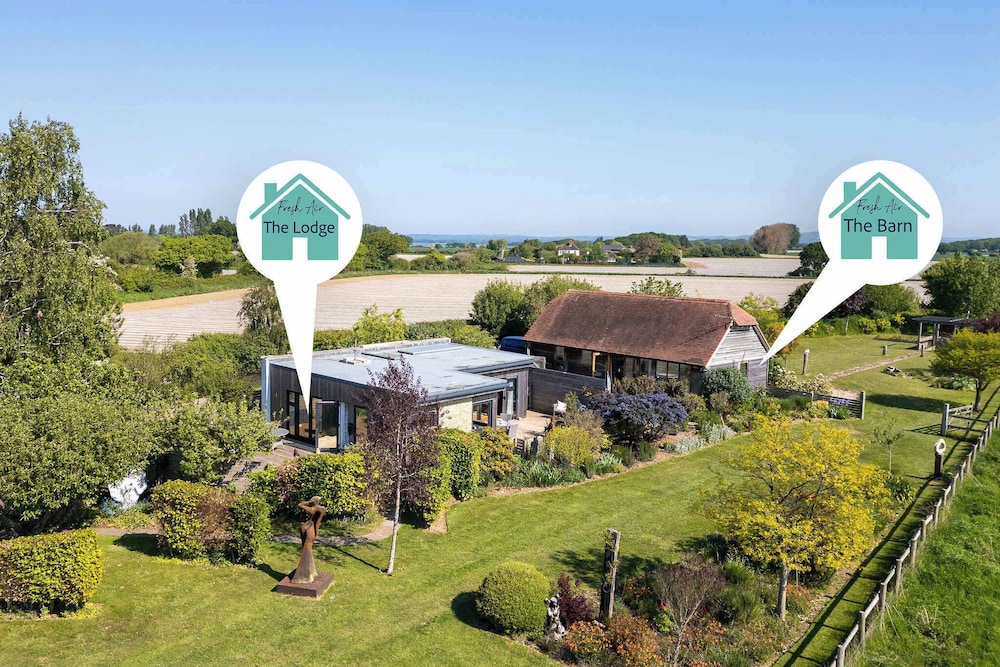 Spacious Coastal Retreat for 10 in West Wittering