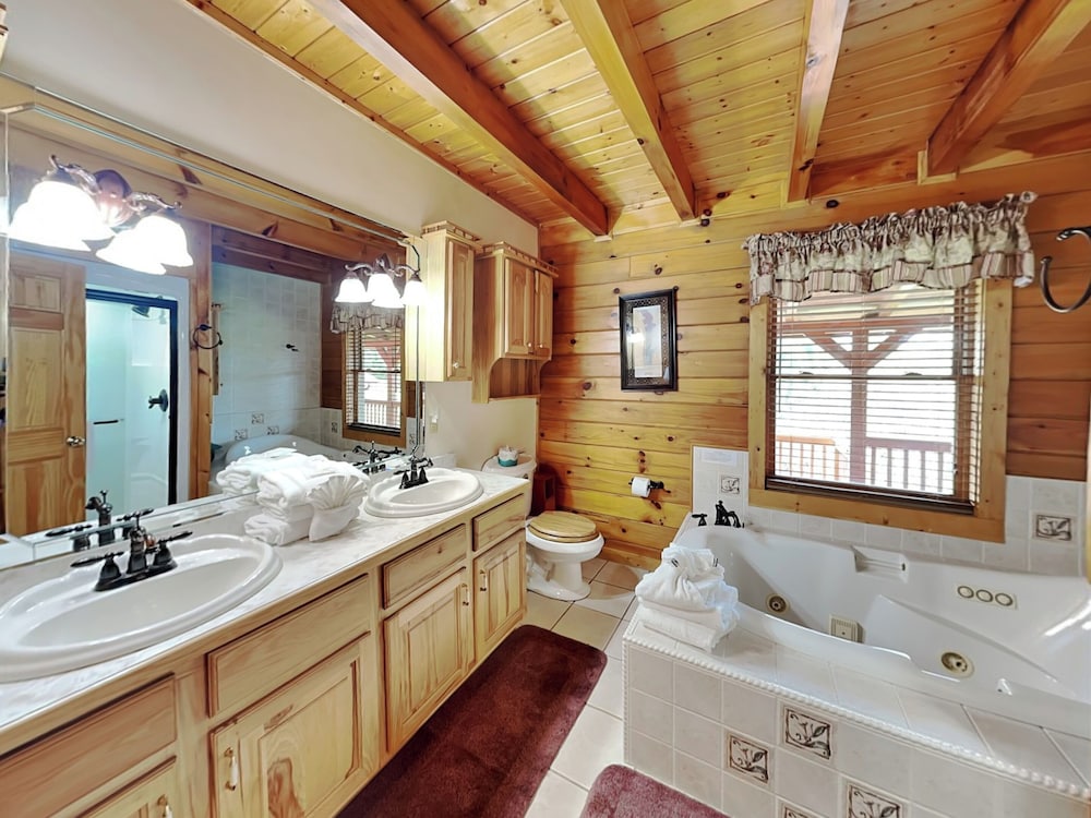 Pinnacle Place by Jackson Mountain Rentals