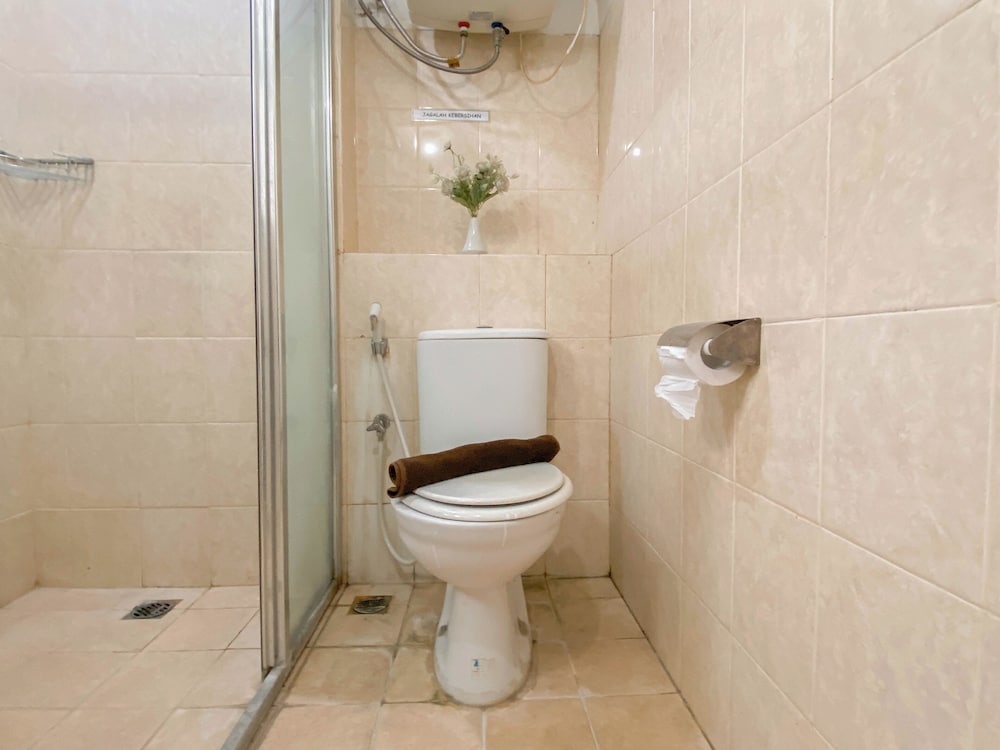 Best Location And Cozy 2Br At The Wave Kuningan Apartment