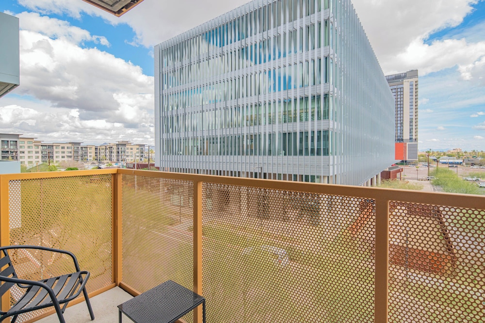 ROVE LIVING/KL - Roosevelt Point