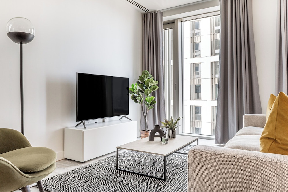 Stratford Apartments by Urban Rest
