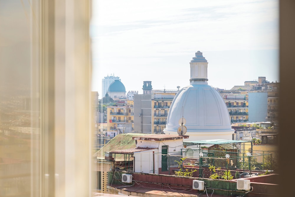 Sunny Panoramic Apartment by Napoliapartments