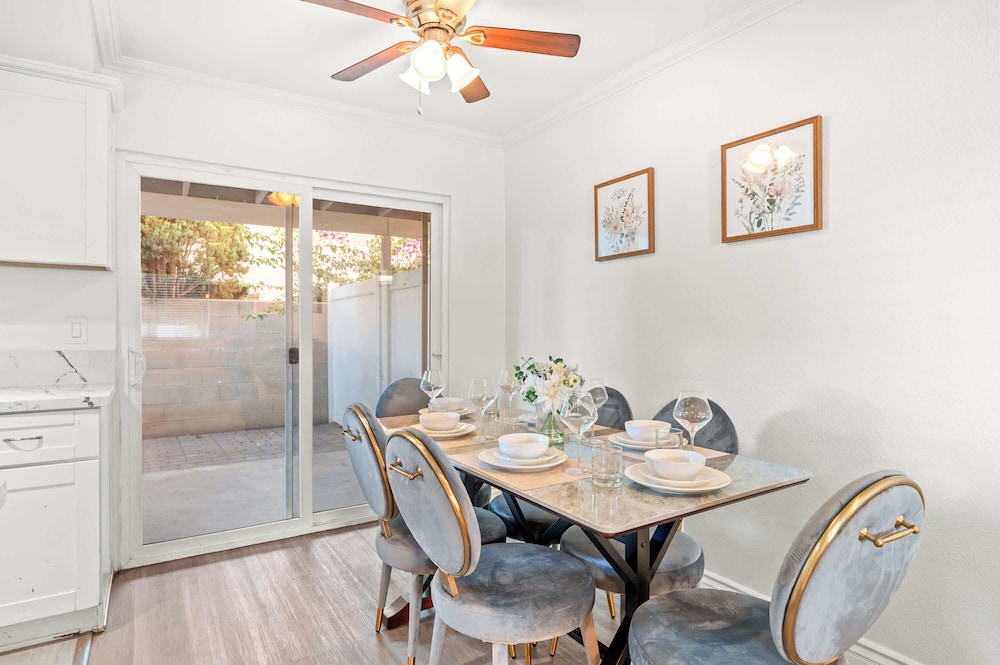 Modern Glendora Retreat Family Getaway Near Cal Poly & Mt. SAC