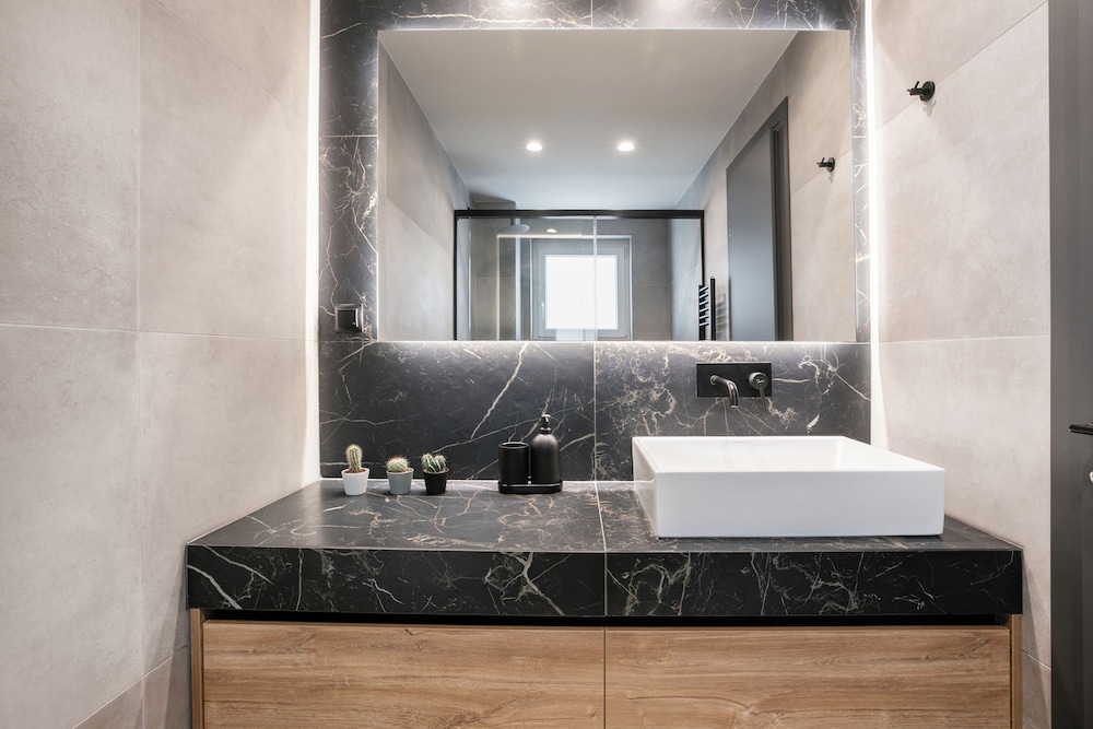 Astoria -Luxury 2-BR Apartment in Athens