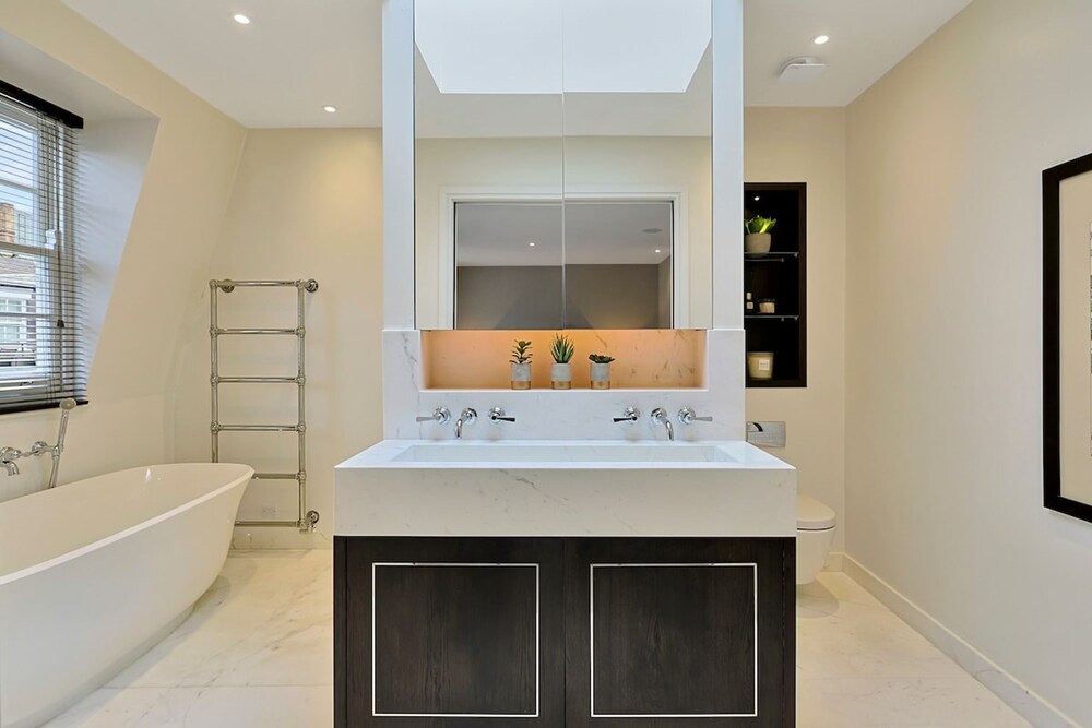 Luxe Home With Cinema Room - South Kensington